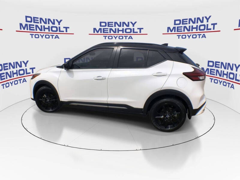 2023 Nissan Kicks SR