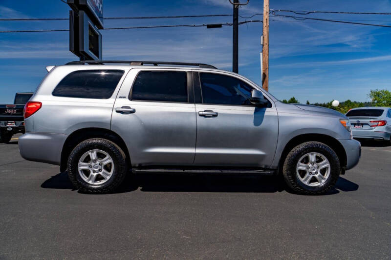 2016 Toyota Sequoia SR5