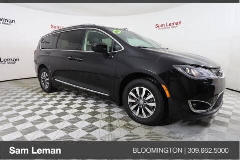 2020 Chrysler Pacifica for sale at Sam Leman CDJR Bloomington in Bloomington IL