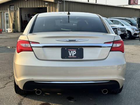 2014 Chrysler 200 LX