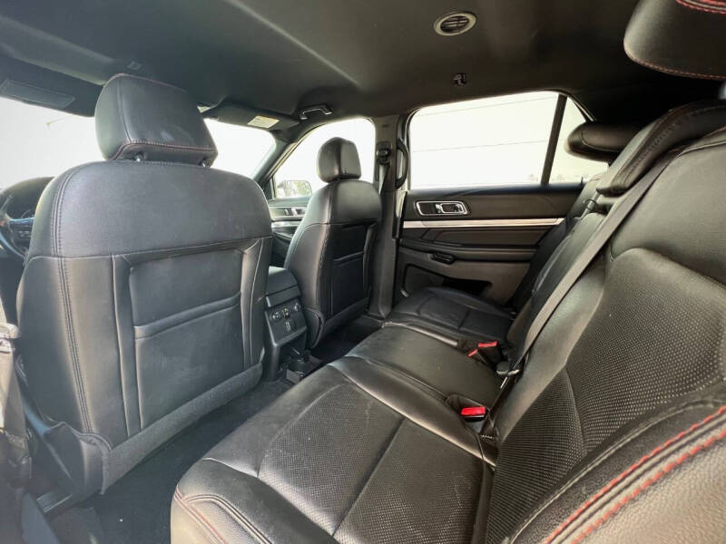 2017 Ford Explorer Sport