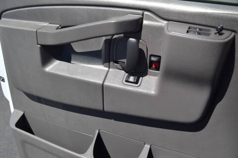 2025 Chevrolet Express LT 3500