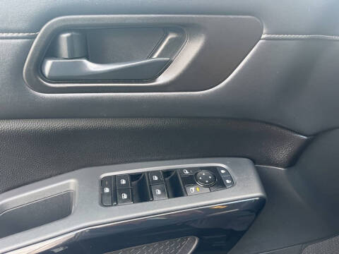 2023 Nissan Pathfinder SV