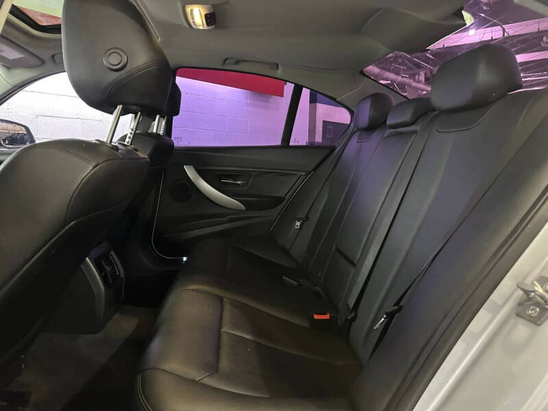 2014 BMW 3 Series 320i