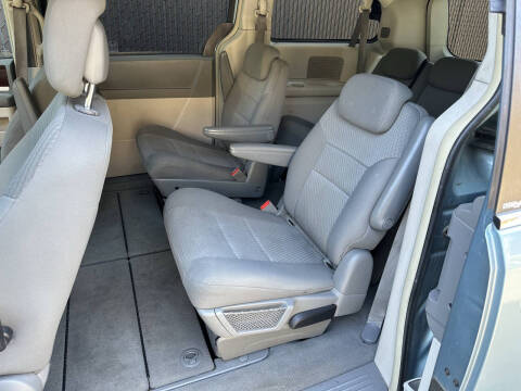 2010 Chrysler Town and Country Touring