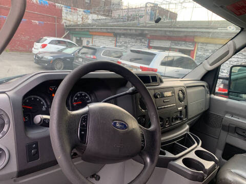 2010 Ford E-Series E-350 SD