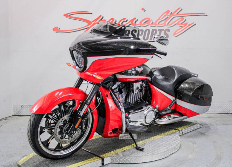 2016 Victory Magnum
