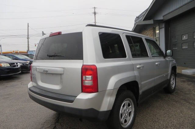 2013 Jeep Patriot Sport photo 3