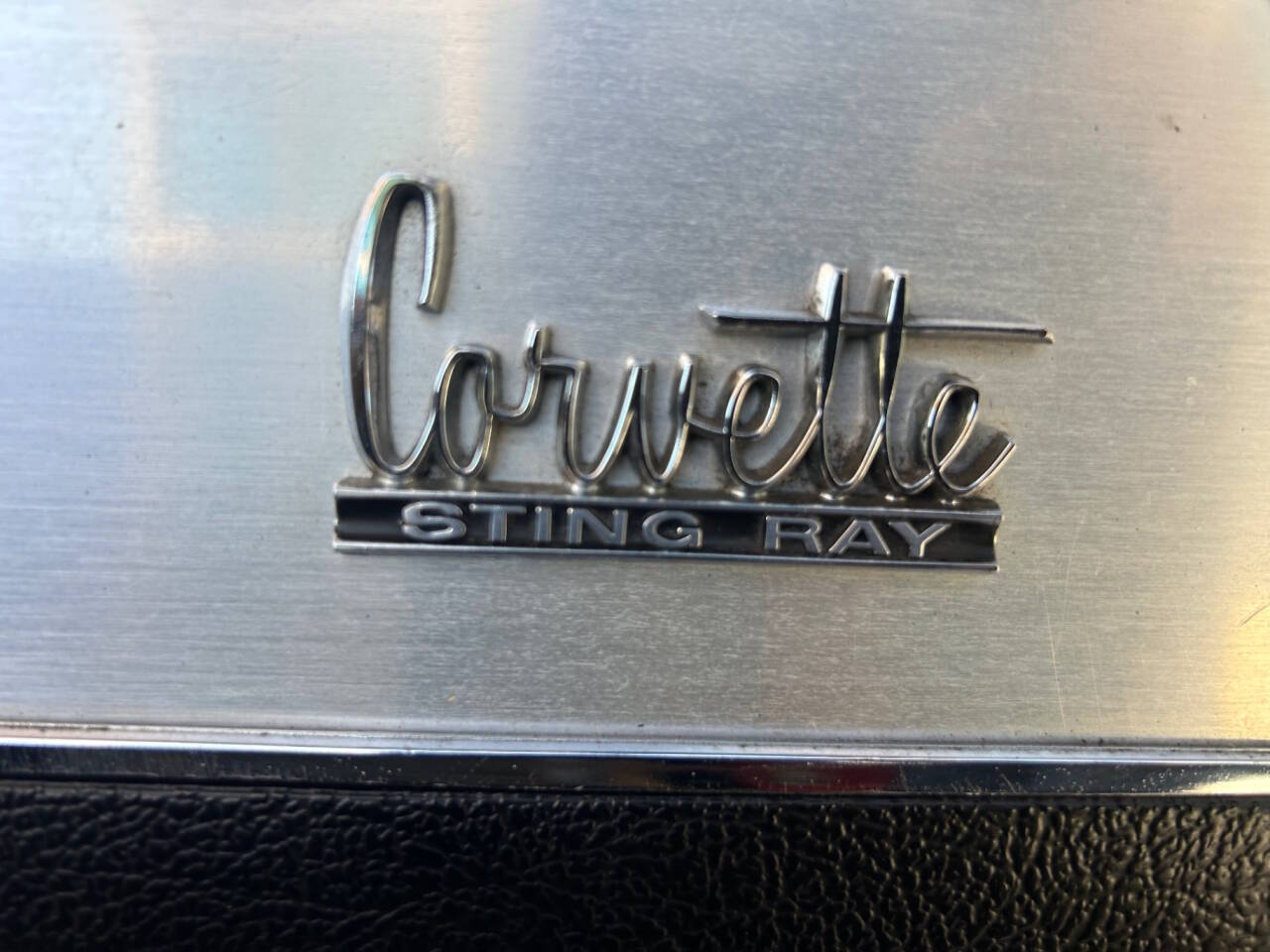 1966 Chevrolet Corvette 38