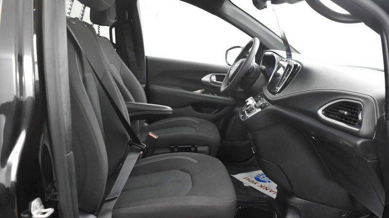 2024 Chrysler Pacifica Touring