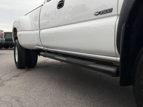 2002 Chevrolet Silverado 3500 LS