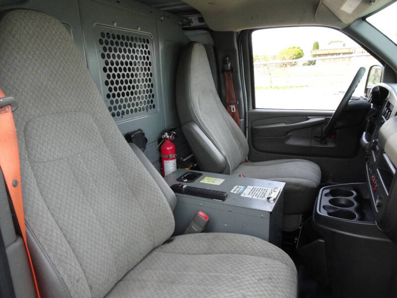 2014 Chevrolet Express Cargo Work Van - Photo 16
