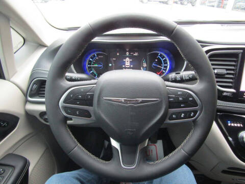 2023 Chrysler Pacifica Plug-In Hybrid Touring L