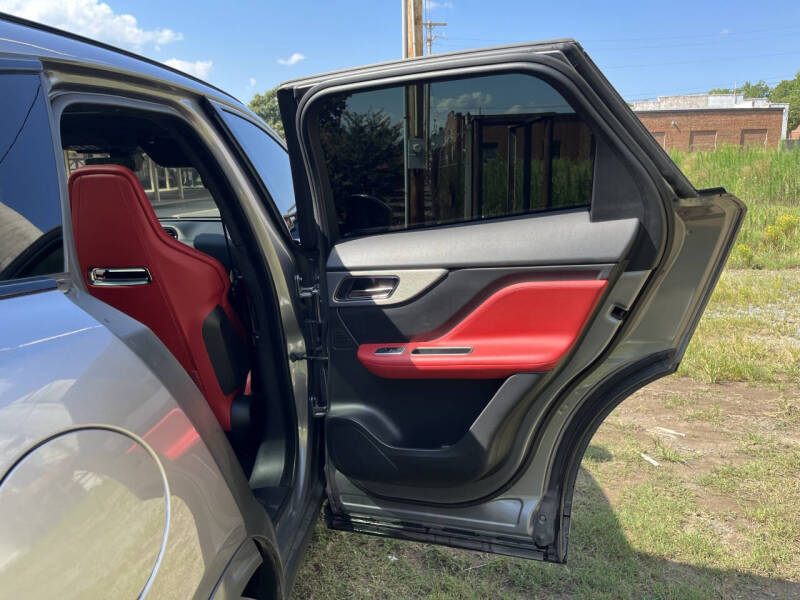 2020 Jaguar F-PACE SVR