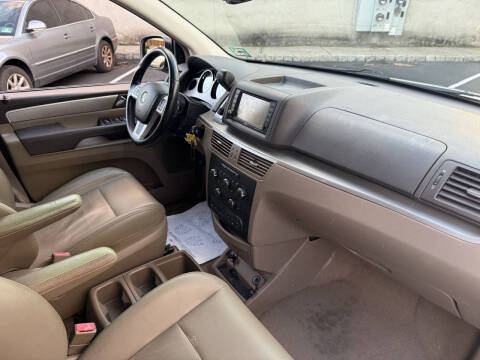 2012 Volkswagen Routan SE