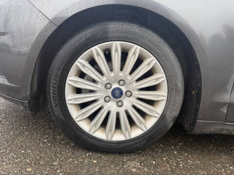 2016 Ford Fusion Hybrid SE