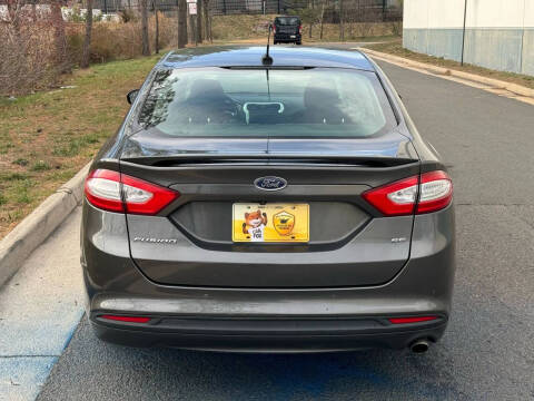 2016 Ford Fusion SE