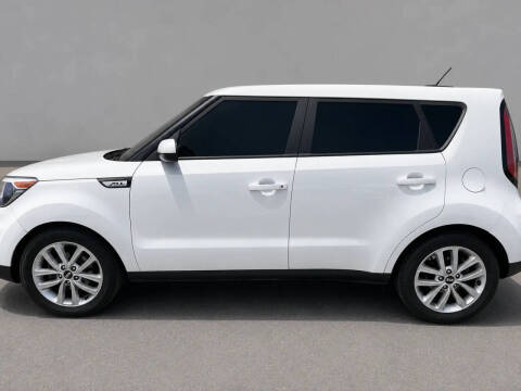 2017 Kia Soul +