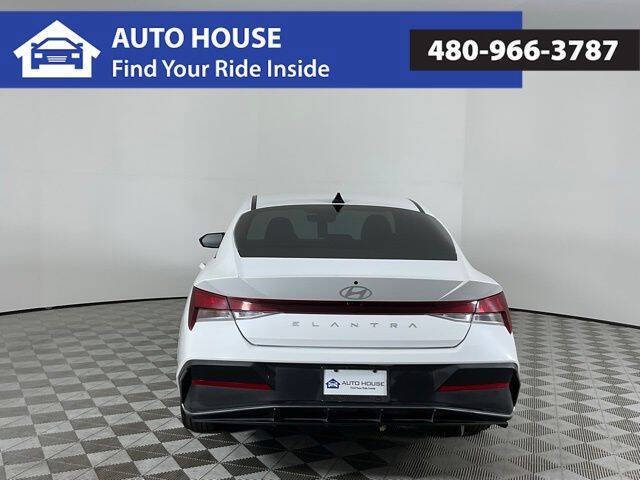 2024 Hyundai Elantra SEL