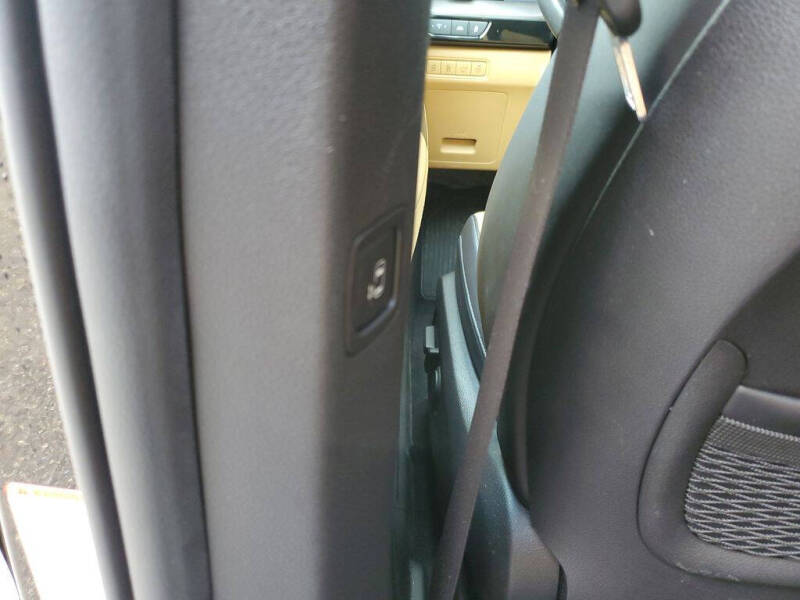 2022 Kia Carnival EX