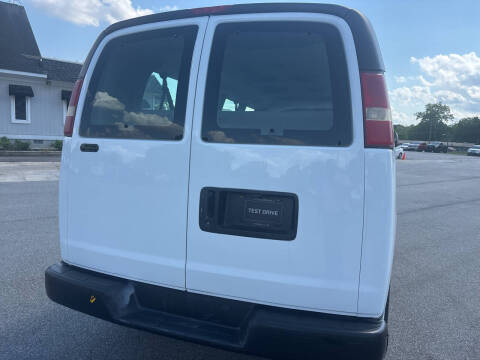 2004 Chevrolet Express 3500 LS