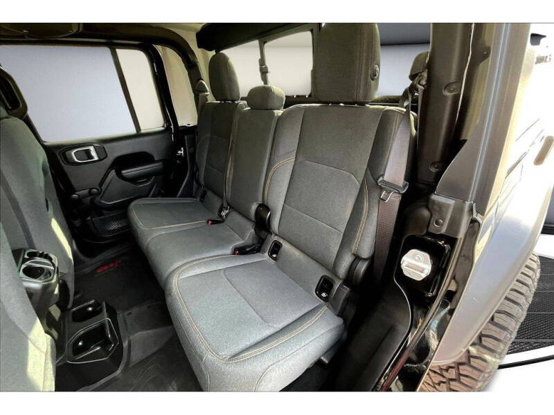 2024 Jeep Gladiator Sport