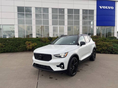 2026 Volvo XC40 B5 Ultra Black Edition