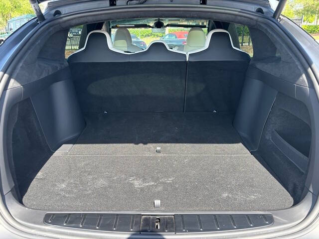 2023 Tesla Model X 29