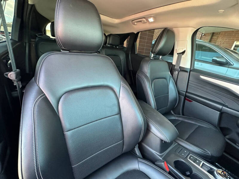 2021 Ford Escape SEL