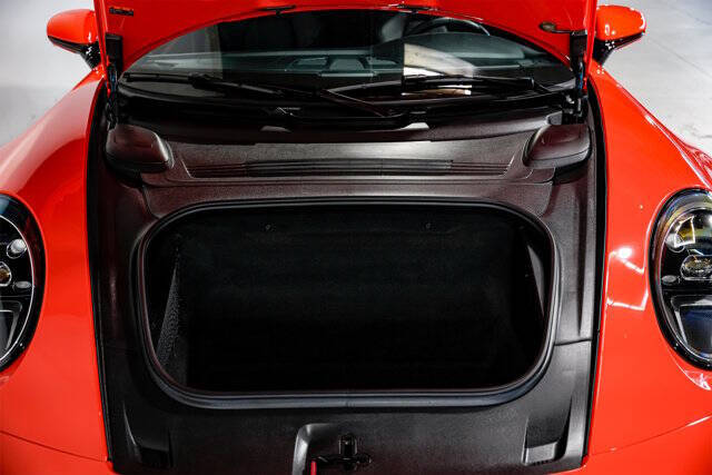 2022 Porsche 911 Carrera