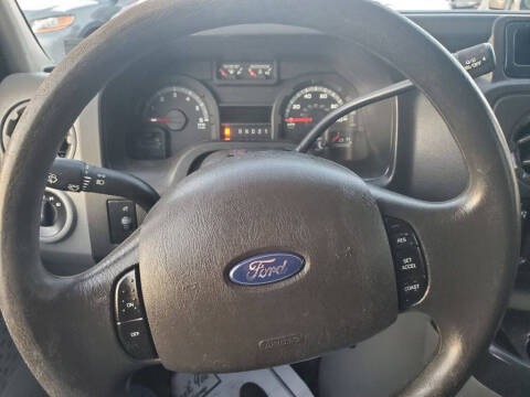 2013 Ford E-Series E-350 SD