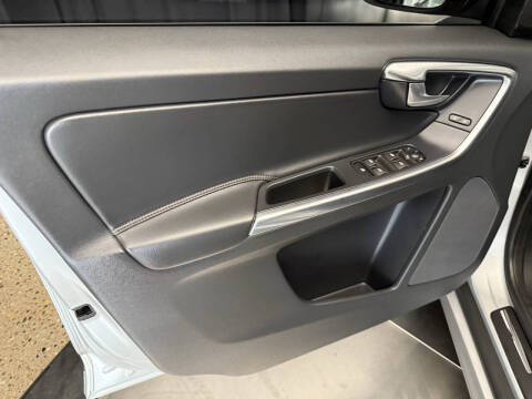 2017 Volvo XC60 T6 Dynamic