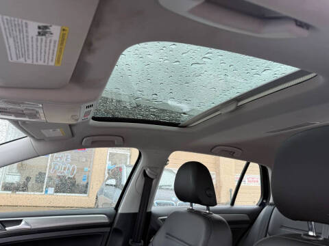 2017 Volkswagen Golf TSI Wolfsburg Edition