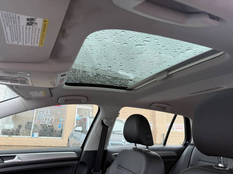 2017 Volkswagen Golf TSI Wolfsburg Edition