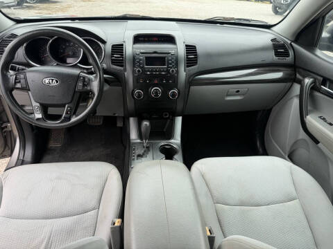 2011 Kia Sorento LX