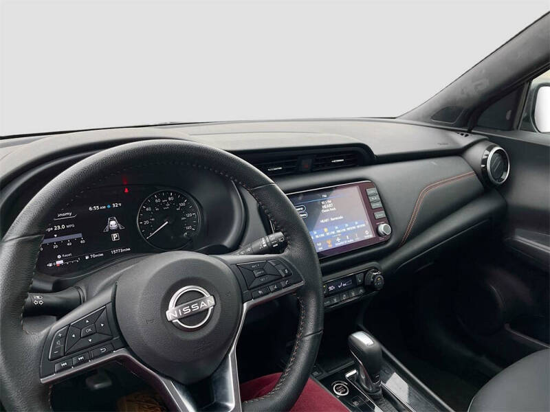 2024 Nissan Kicks SR