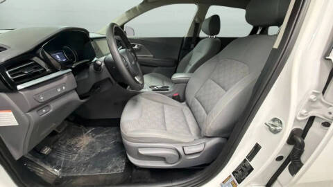 2022 Kia Niro LX