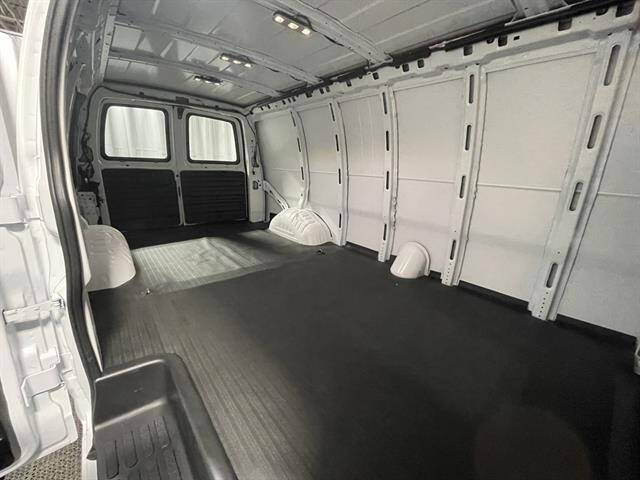2025 GMC Savana 2500