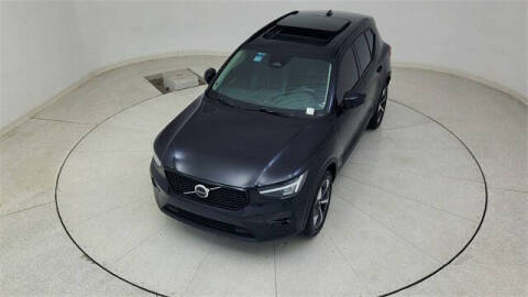 2024 Volvo XC40 B5 Plus Dark Theme
