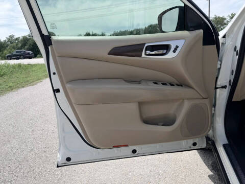 2017 Nissan Pathfinder Platinum