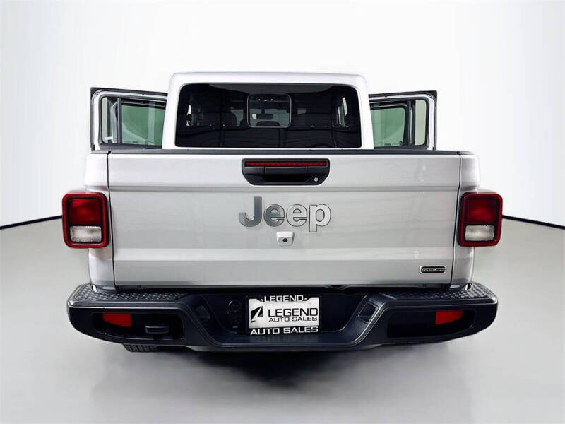 2023 Jeep Gladiator Overland