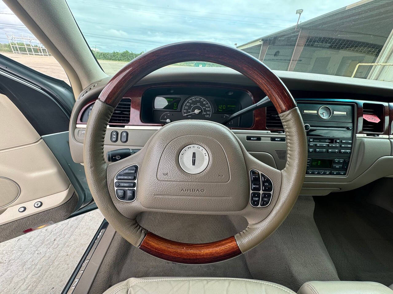 2004 Lincoln Town Car for sale at Carnival Car Company in Victoria, TX