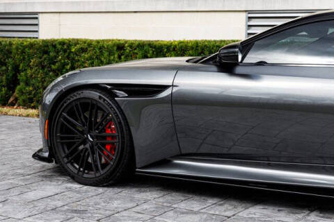 2024 Aston Martin DB12 V8