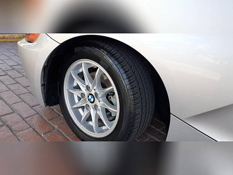 2004 BMW Z4 2.5i