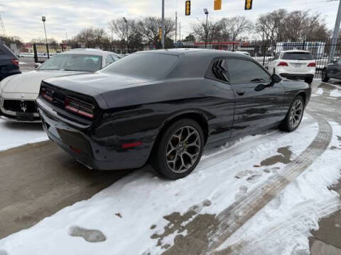 2017 Dodge Challenger SXT Plus