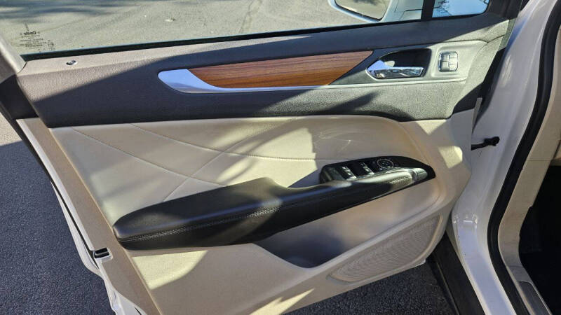 2019 Lincoln MKC Select