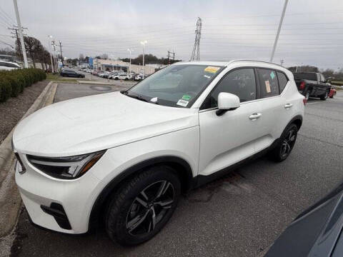 2025 Volvo XC40 B5 Core Bright Theme