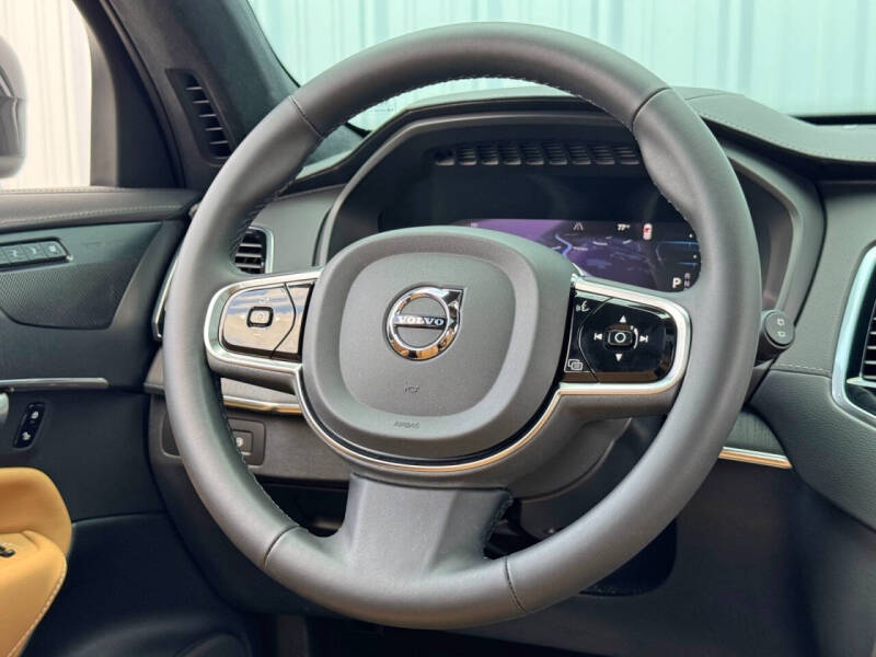 2024 Volvo XC90 Recharge T8 Ultimate Bright Theme 7P