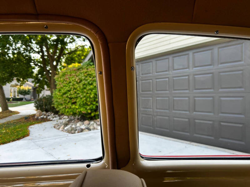 1949 Oldsmobile Futuramic 76