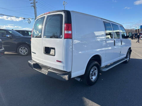 2022 GMC Savana 2500